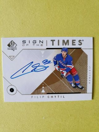 2018 - 19 Upper Deck Spa Sign Of The Times Filip Chytil Auto