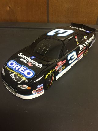 2001 Action 1/24 Dale Earnhardt Sr.  Goodwrench Oreo Black Window Diecast Car