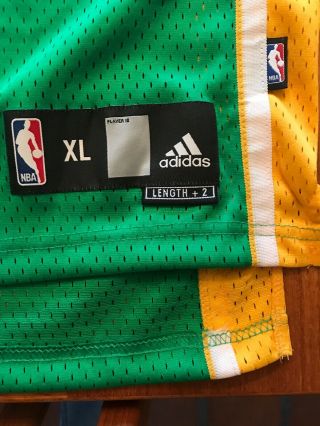 Kobe Bryant Los Angeles Lakers NBA Jersey Men XL Adidas 24 Green & Yellow Sewn 3