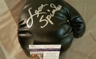 Former Heavyweight Champion Leon Spinks Signed Boxing Glove Jsa Certified