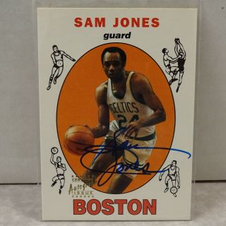 1996 - 97 Topps Nba Stars Certified Autograph Issue Reprint Sam Jones On Card Auto