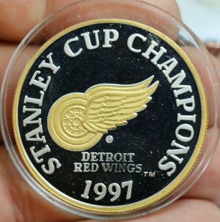 1997 Stanley Cup Champions Detroit Red Wings 3289 1oz.  999 Fine Silver Round