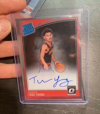 2018 - 19 Panini Donruss Optic Trae Young Rookie Rc Auto Autograph