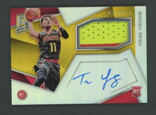 2018 - 19 Spectra Gold Trae Young Hawks Rpa Rc Rookie Patch Auto 01/10