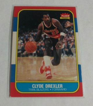 R19,  174 - Clyde Drexler - 1986/87 Fleer - Rookie Card - 26 - Trailblazers -
