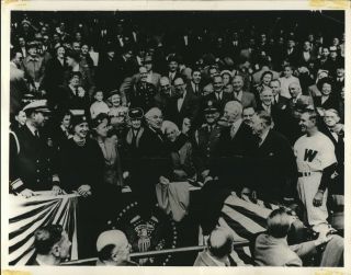 1961 Press Photo President Truman Throws Out First Pitch In Dc To Open 1949 Seas