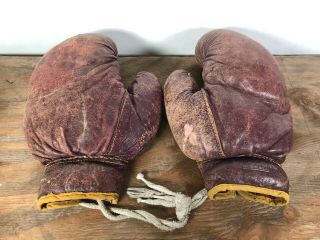 Vintage Wilson H1182 Youth Leather Boxing Gloves Sports Memorabilia