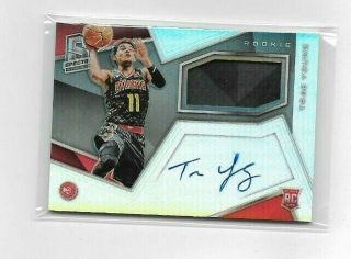 Trae Young 2018 - 19 Spectra Basketball Rookie Jersey Auto 102/299 - Hawks (p)