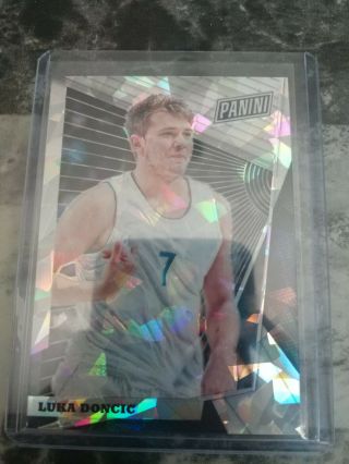 2018 Panini National Convention Gold Vip Prizms Cracked Ice Luka Doncic D /50