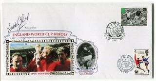 Uk Gb 1996 Soccer / Football - England World Cup Hero - Signed By Nobby Stiles