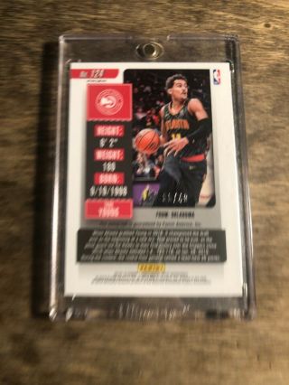 2018 - 19 CONTENDERS OPTIC - TRAE YOUNG BLUE AUTO /49 2