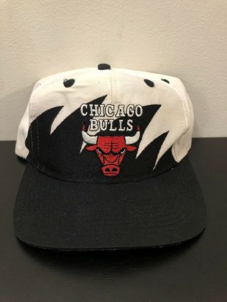 Vintage Chicago Bulls Logo Athletic Sharktooth Snapback Hat Cap Jordan
