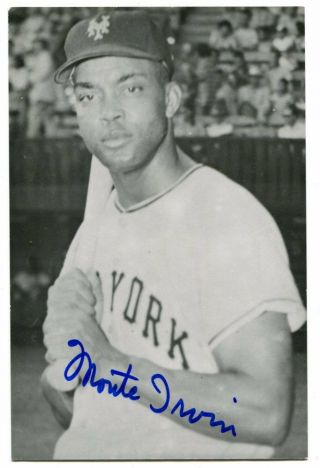 Monte Irvin Giants Signed 3.  5 X 5.  5 Vintage Postcard