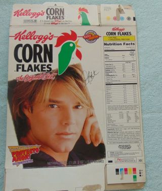 Ricky Martin Kellogg ' s Corn Flakes Box 1997 in English & Spanish 2