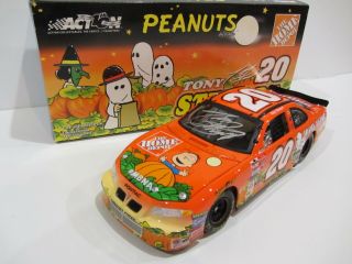 2002 Tony Stewart Signed 1:24 Nascar Diecast Car Peanuts Halloween Pontiac Race