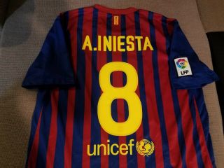 Barcelona Soccer Jersey A.  Iniesta 8Season 2011/2012 Size L. 3