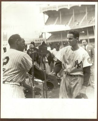 1952 Press Photo Vic Raschi And Jerry Coleman Of The Ny Yankees At Stadium