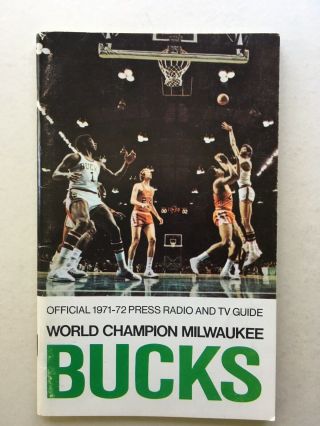 1971 - 72 World Champion Milwaukee Bucks Official Press Radio And Tv Guide.  66 Pgs