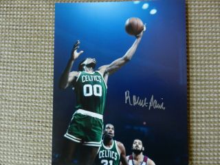 Boston Celtics Hofer 00 Robert Parish Autographed 8x10 Photo