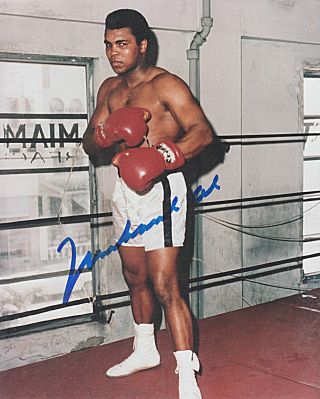 Muhammad Ali Hand Signed Autographed 8x10 Photograph