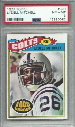 1977 Topps Football Card 370 Lydell Mitchell,  Baltimore Colts Graded Psa 8