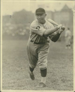 1926 Press Photo Clyde Barnhart Of The Pittsburgh Pirates Batting Pose