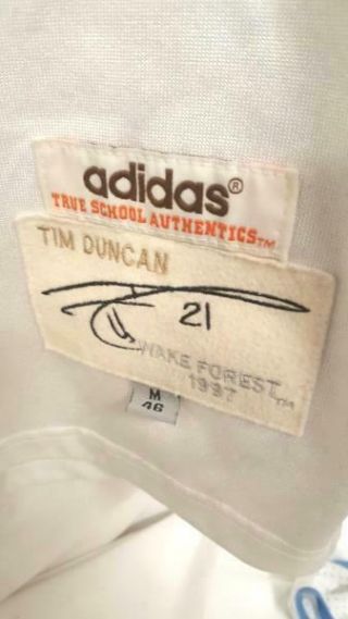 Adidas Tim Duncan 21 Wake Forest BB Jersey Autograph Patch Graduation Year 46 M 4