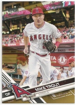 2017 Topps Series 1 - Mike Trout - Gold Parallel Short Print 1861/2017 Sp 20