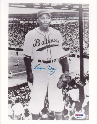 Leon Day (d.  1995) Signed Photograph Autographed Photo Negro Leagues Hof Psa Dna