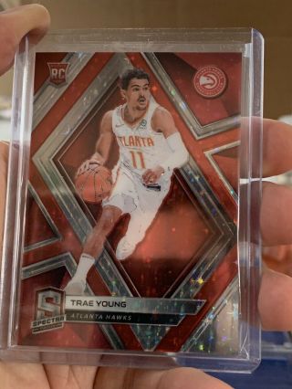 2018 - 19 Spectra Trae Young Rookie Rc Red Sparkle /99 Hawks