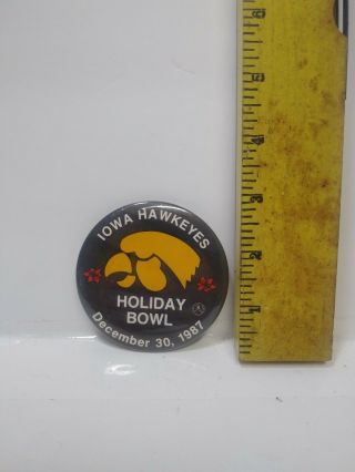 Iowa Hawkeyes Holiday Bowl 1987 Button Pin