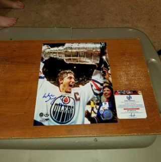 Wayne Gretzky Signed Photo 8x10 Gai Nhl Hockey Stanley Cup