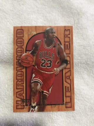 Michael Jordan Hardwood Leader 95 - 96 Flair Card