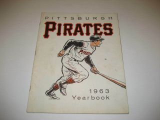 1963 Pittsburgh Pirates Yearbook.  Roberto Clemente