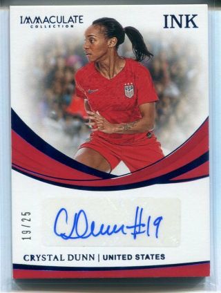 2018 - 19 Panini Immaculate Crystal Dunn Ink Auto Autograph 19/25 Jersey Number