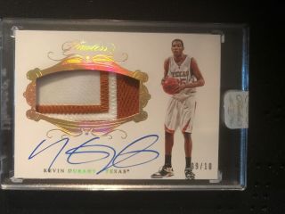 2018 - 19 Flawless Collegiate Kevin Durant Gold 3 Color Patch Auto 9/10