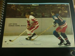 Gordie Howe Signed Sports Illustrated Cut Out Page From Late 60 