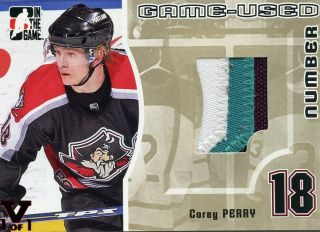 2016 Final Vault 2005 - 06 Heroes & Prospects Corey Perry Game - Emblem Gold