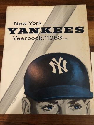 1963 Unofficial YORK YANKEES Yearbook & Photos MICKEY MANTLE Roger MARIS 2