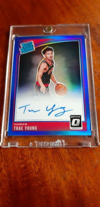 2018 - 19 Panini Optic Donruss Rookie Rated Prizm Blue Auto Trae Young Rc /49