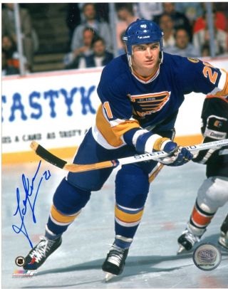 Todd Ewen Autographed 8x10 Photo (pose 4) (max)