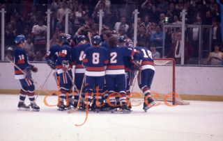 1977 York Islanders Celebrate - 35mm Hockey Slide