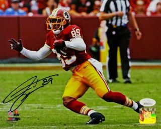 Santana Moss Autographed Redskins 8x10 Pf Photo Running W/ Ball - Jsa W Auth Blk