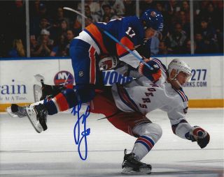 Matt Martin Signed York Islanders 8x10 Photo Autograph