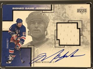 2000 - 01 Ud Pros & Prospects Mark Messier Signed Game Jersey Auto Rangers On Card