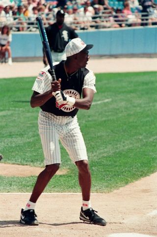 WB84 - 35 1993 Michael Jordan Bolton Celeb Softball Game (50, ) ORIG 35MM NEGATIVES 3