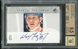 Wayne Gretzky 2003 - 04 Sp Authentic Sign Of The Times Signature Bgs 9.  5 10 Auto