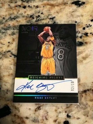 2018 - 19 Panini Noir Reigning Nights Kobe Bryant Holo Gold Auto D 02/10 Lakers