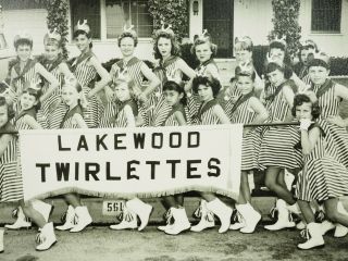 Vintage Lakewood California Twirlettes Team 19 girl Photo 1958 4798 - 17 3
