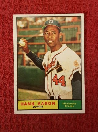 1961 Hank Aaron - Milwaukee Braves Topps 415 - Home Run King